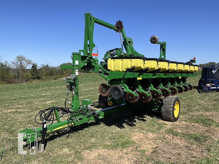 2021-john-deere-1745-image-1