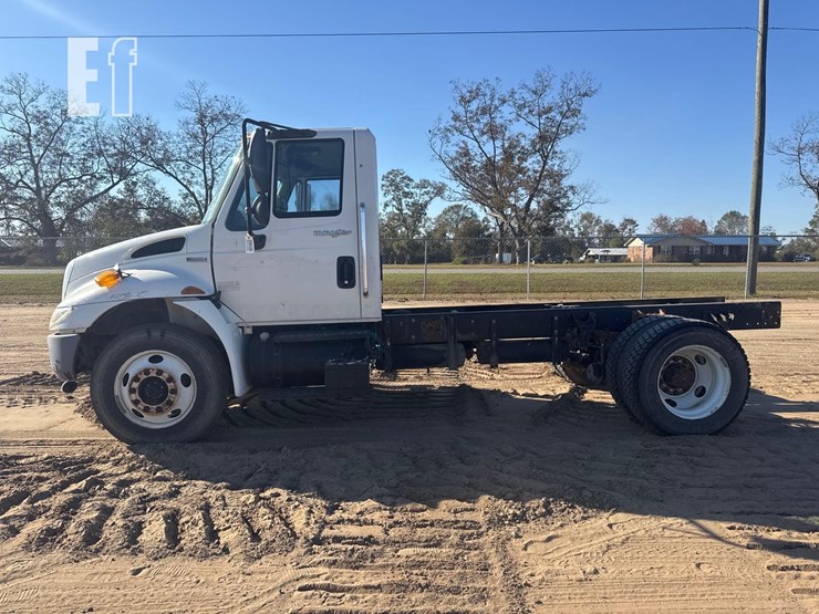 international-durastar-4300-image-1