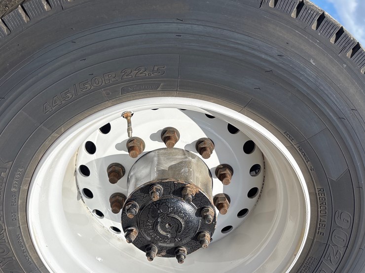 volvo-vnl64t300-image-7