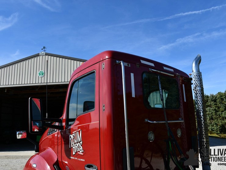 2019-kenworth-t680-image-16