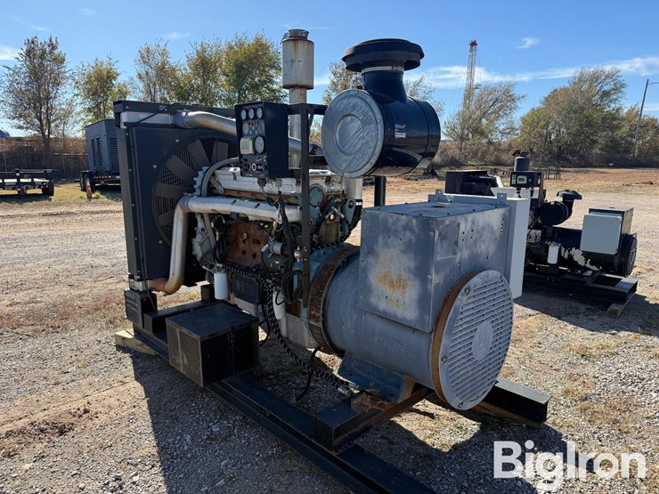 marathon-magnaplus-200kw-skid-mounted-diesel-generator-image-5