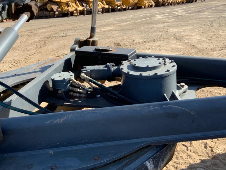 2015-deere-672g-image-12