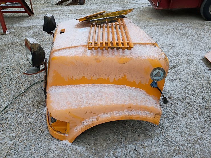 international-4900-image-2