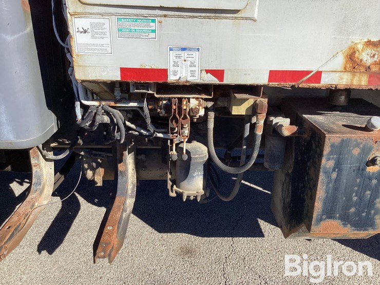 international-4900-image-10