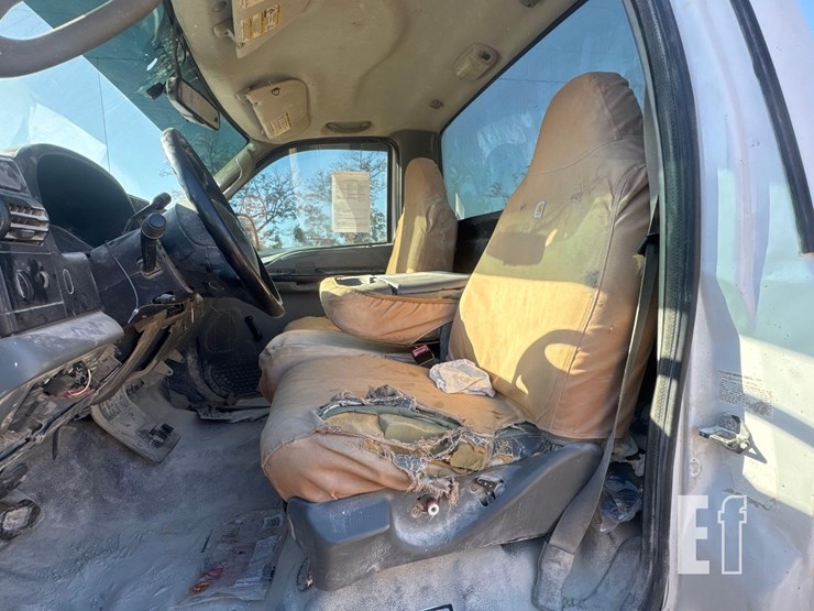 ford-f550-xl-image-18