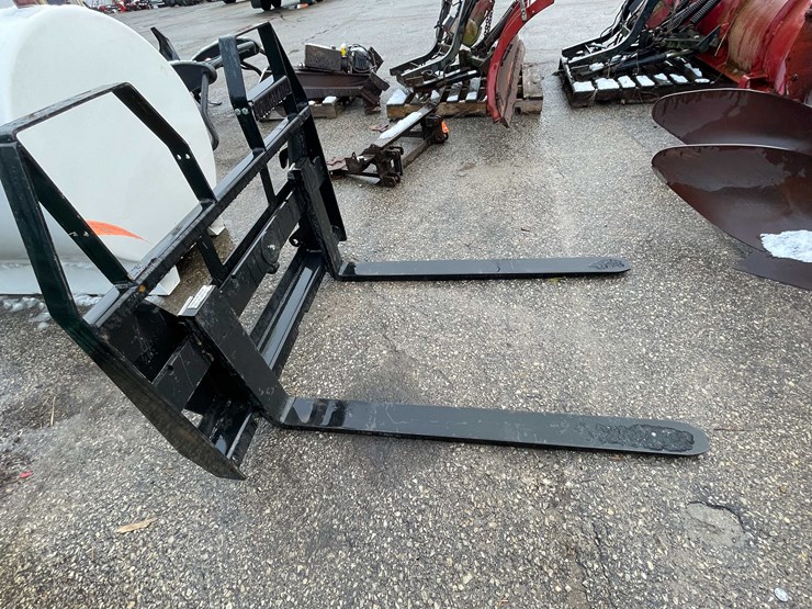 #6110-•-48"-skid-loader-forks-(o12)-image-3