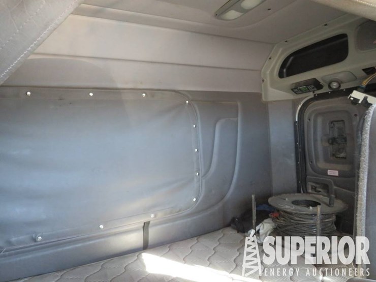 2014-peterbilt-388-image-13