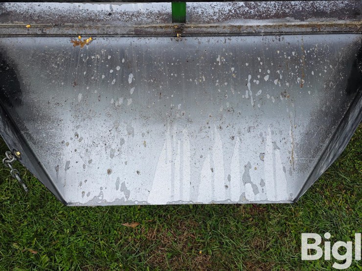 unverferth-brent-gt-644-gravity-wagon-image-17