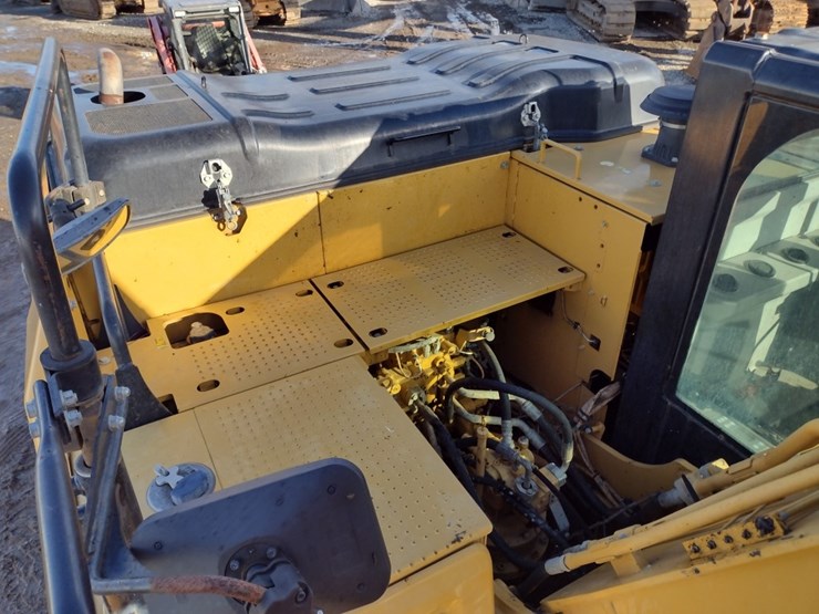 caterpillar-320fl-image-46