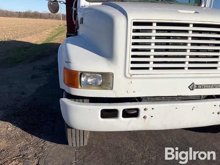 international-4700-image-10