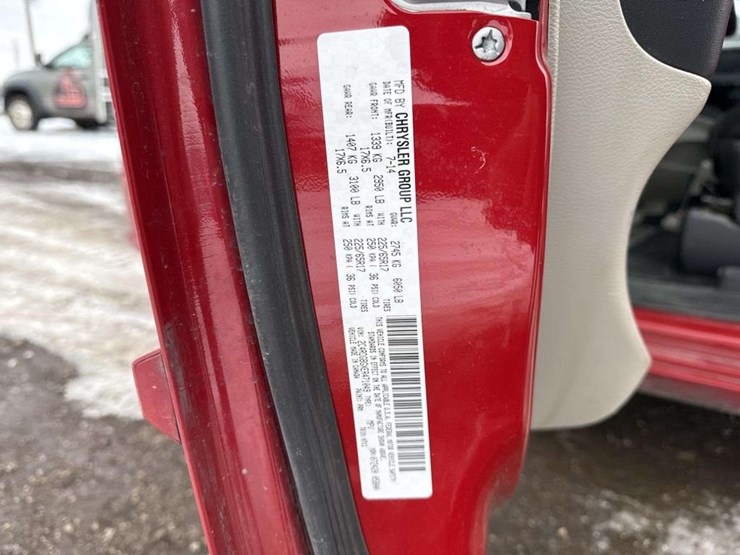 2014-dodge-caravan-image-11