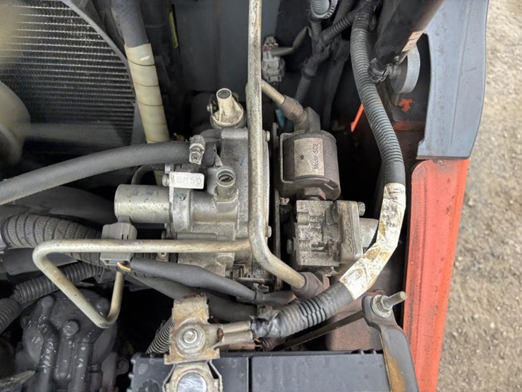 2011-toyota-8fgcu30-image-29