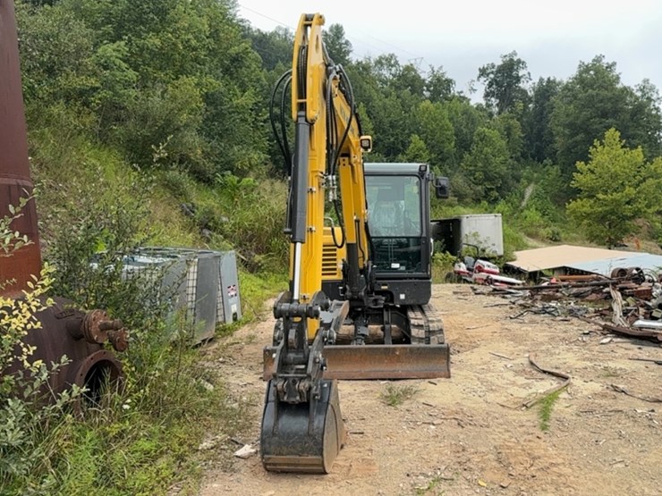 new-holland-e60c-image-19