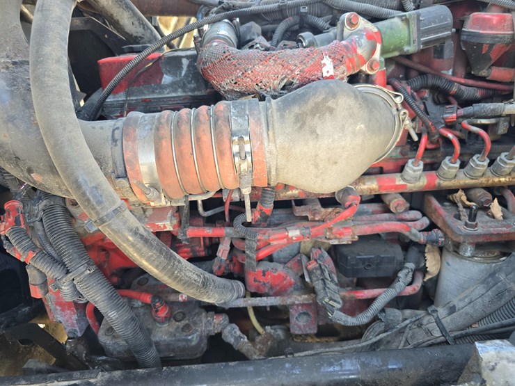 2013-peterbilt-320-image-71