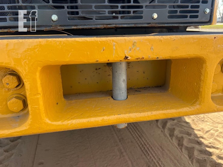 2020-deere-444l-image-19