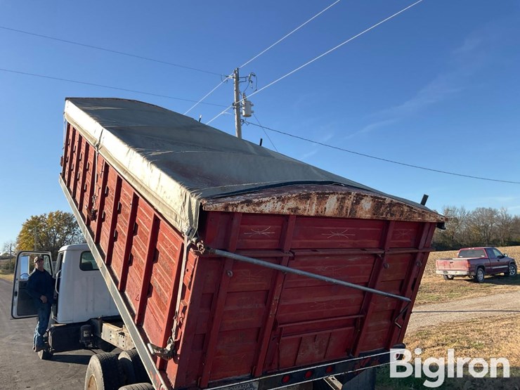 international-4700-image-14