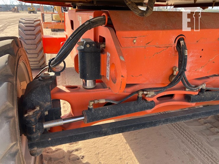 2018-jlg-600s-image-9