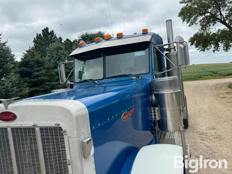 2000-peterbilt-379-image-16