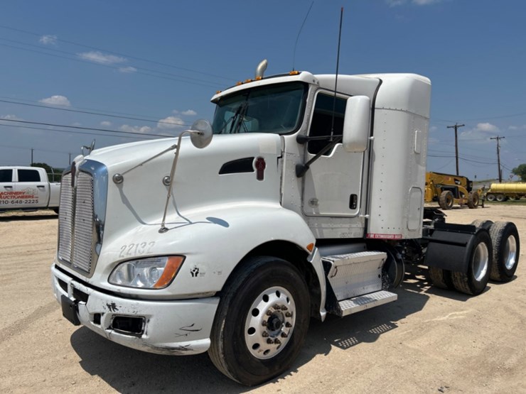 2016-kenworth-t660-image-1