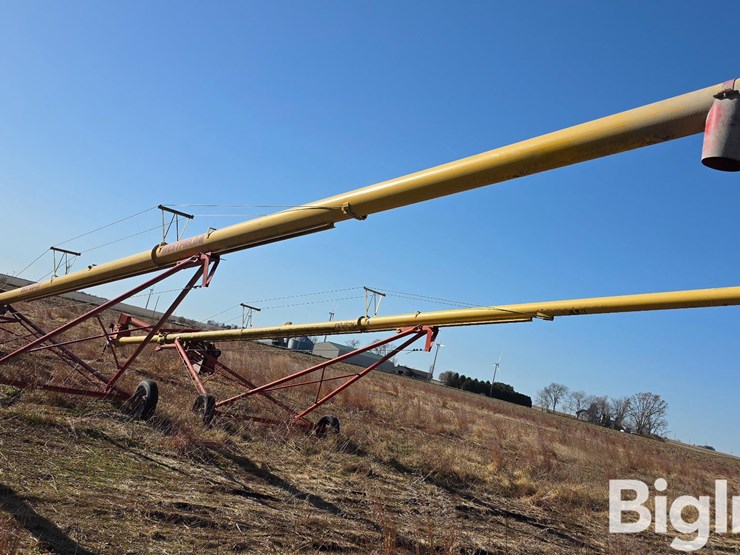 westfield-mkk-100-63-grain-auger-w/swing-hopper-image-7