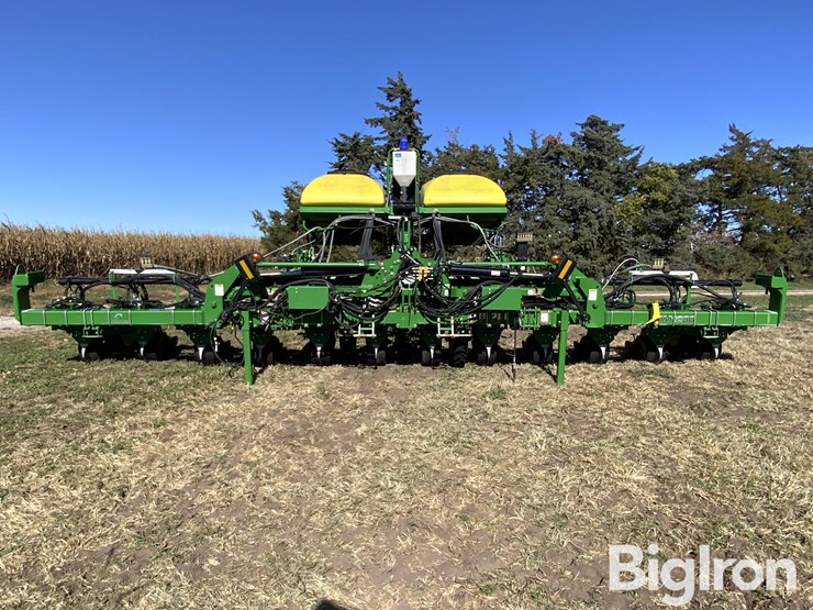 john-deere-dr12-image-2