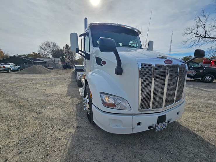 peterbilt-579-image-20