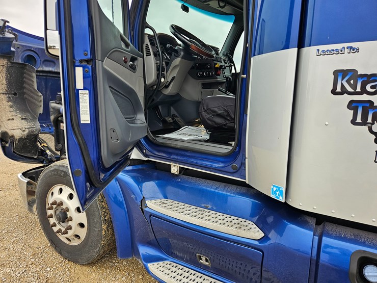 peterbilt-579-image-50