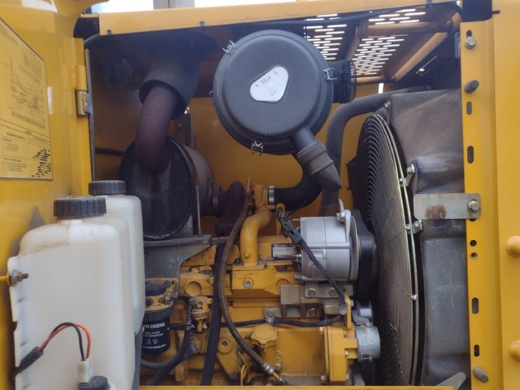 john-deere-444h-image-29