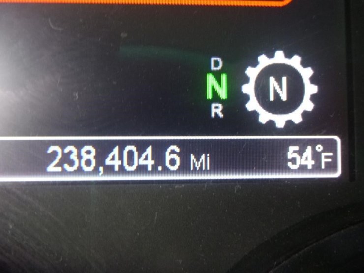 2019-peterbilt-567-image-28