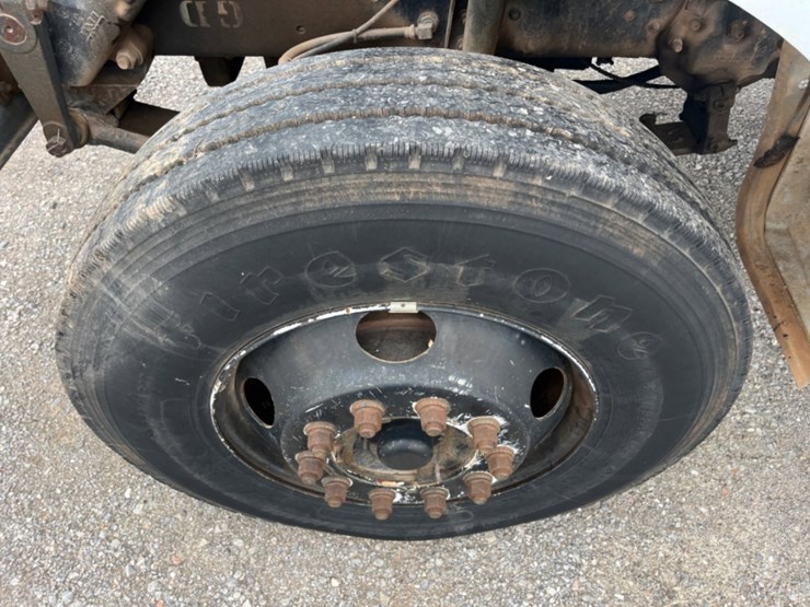 2001-ford-f750-image-12