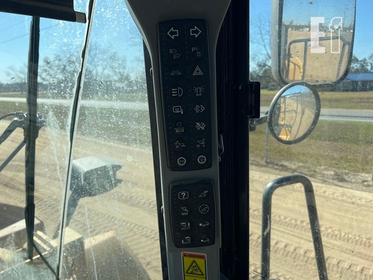 2014-caterpillar-966k-image-30