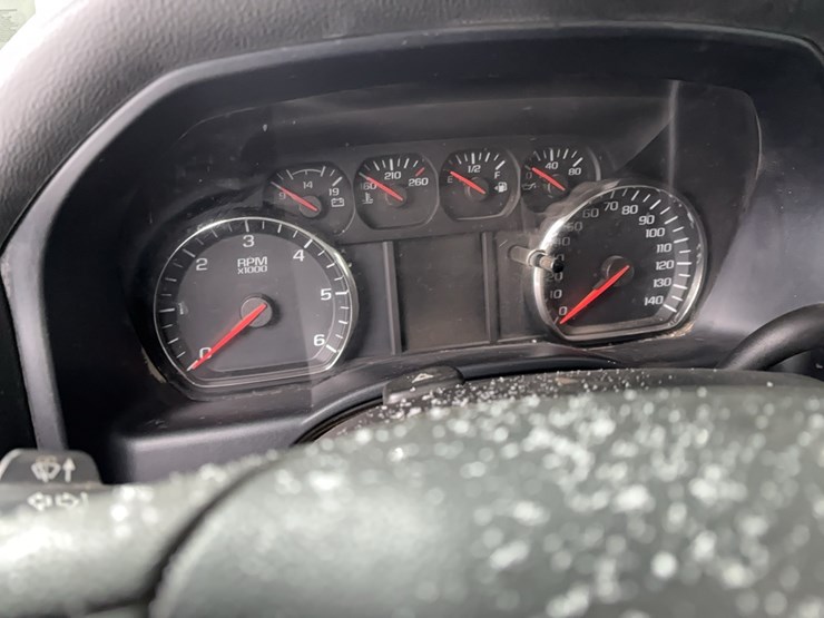 2016-chevrolet-2500hd-image-15