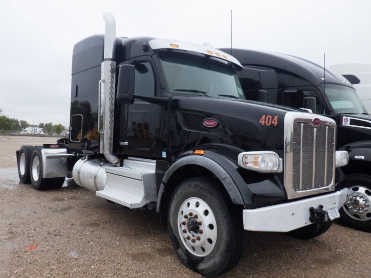 peterbilt-567-image-3