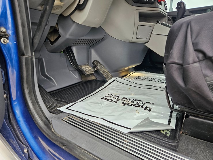 peterbilt-579-image-52