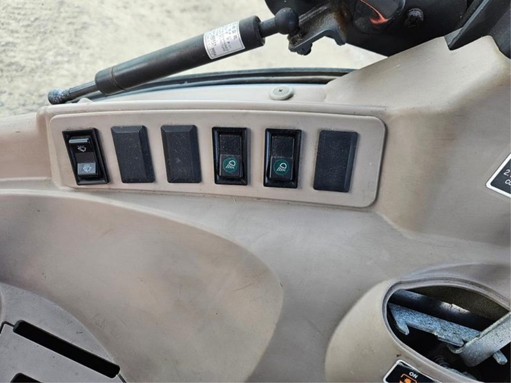 kubota-m7040-image-33