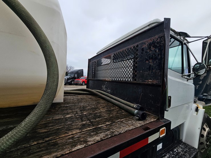 freightliner-fl60-image-73