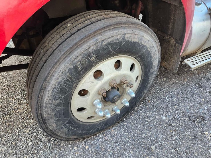 2011-kenworth-t800-image-4