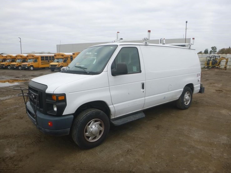 2012-ford-e150-image-1