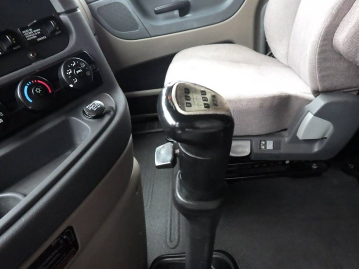 freightliner-cascadia-125-image-19