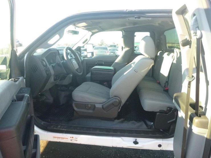 2011-ford-f550-image-11