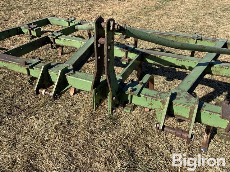 john-deere-3-pt.-chisel-image-9