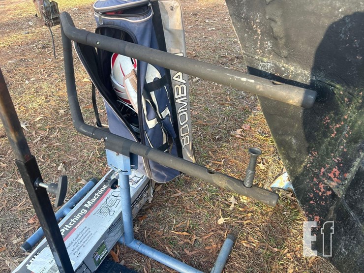 softball-&-baseball-hitting-&-catching-gear-image-3