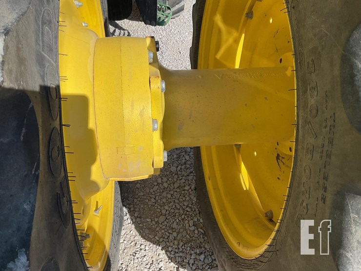 john-deere-8335r-image-43