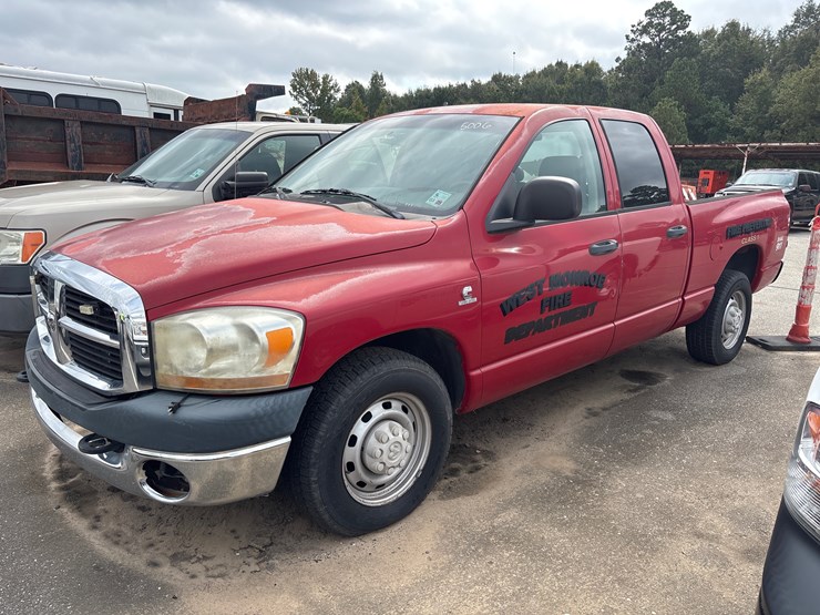 2006-dodge-ram-2500-image-1