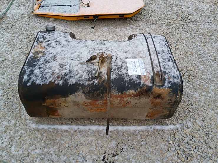 international-4900-image-3