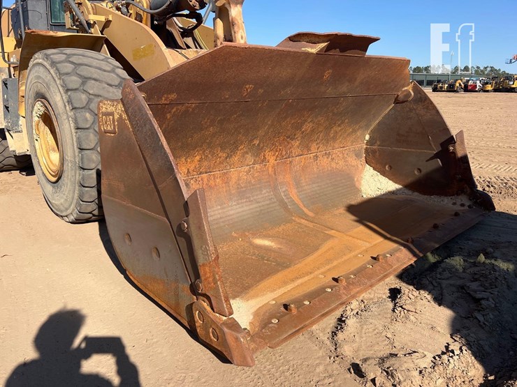 2014-caterpillar-966k-image-13