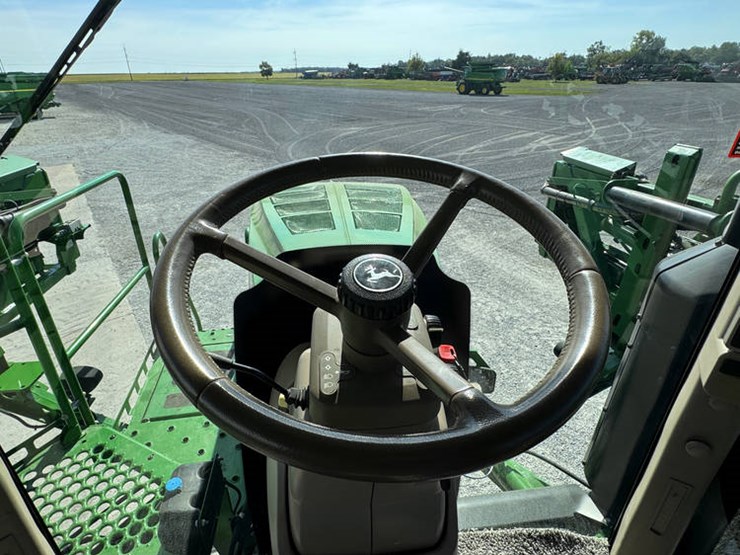 john-deere-r4038-image-75