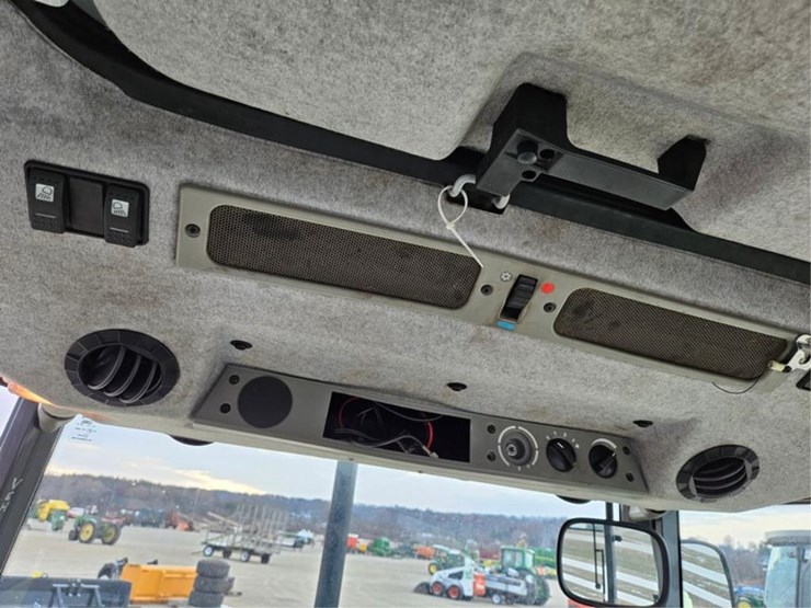 massey-ferguson-4325-image-38