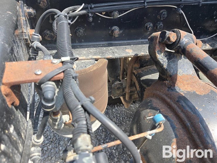 1992-freightliner-flc112-image-17