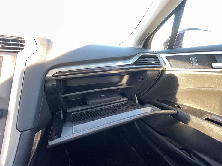 #1388-•-2015-ford-fusion-(has-wi-title)-(of)-image-85